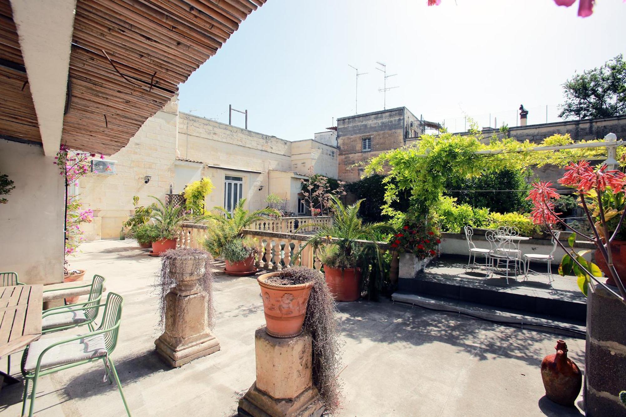 ليتشي B&B Palazzo Sambiasi الغرفة الصورة