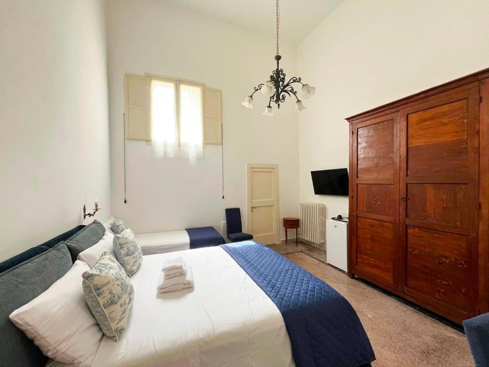 ليتشي B&B Palazzo Sambiasi الغرفة الصورة